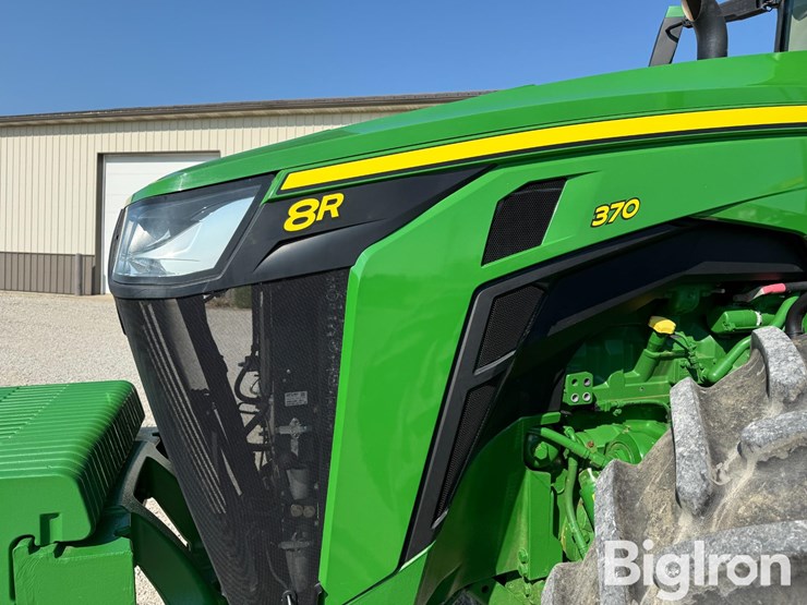 2024-john-deere-8r-370-image-10