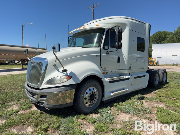 2012-international-prostar-image-1