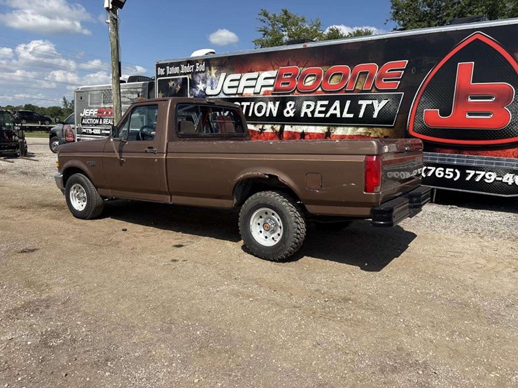 1993-ford-f150-xl-image-2
