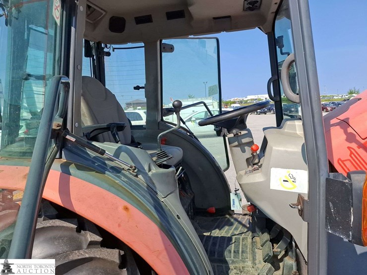 2011-kubota-l5240hstc-image-18