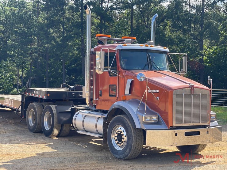 2003-kenworth-t802-day-cab-truck-tractor-image-1