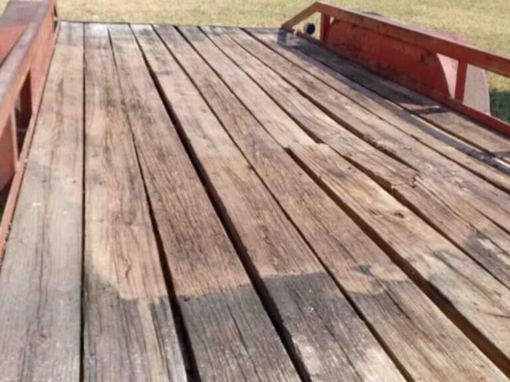 car-trailer,-16'x76"-inside-fender,-wood-floor-image-4