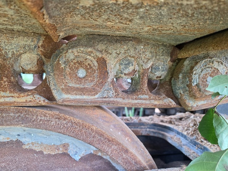 2023-caterpillar-374-image-64