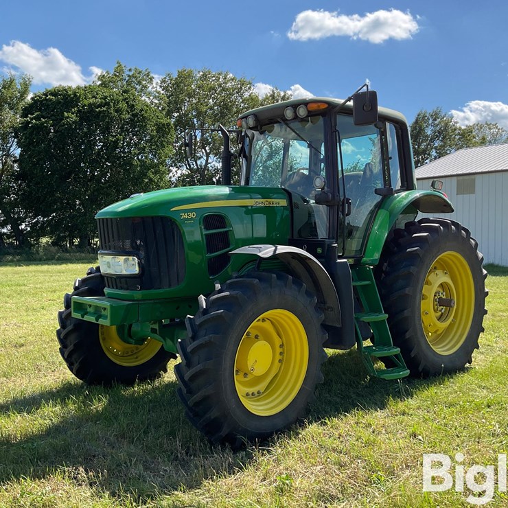 2010 JOHN DEERE 7430