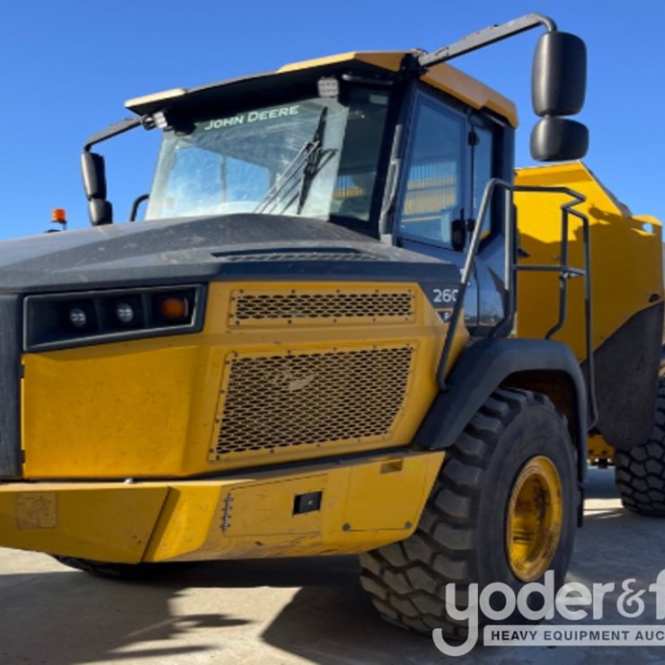 2023 DEERE 260P