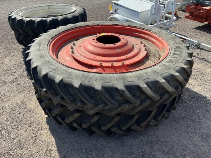 (2)-equipment-tires-&-wheels-image-2
