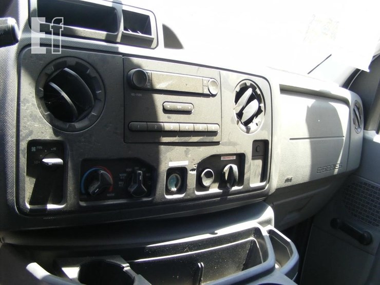 2010-ford-e250-image-9
