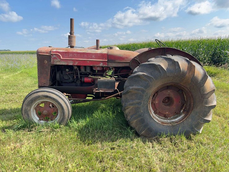 international-mccormick-deering-wd-9-image-2