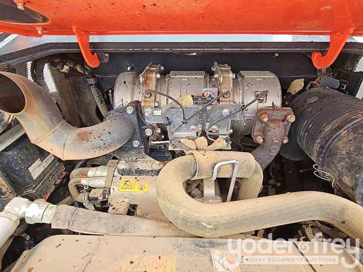 2024-kubota-svl65-2-image-22