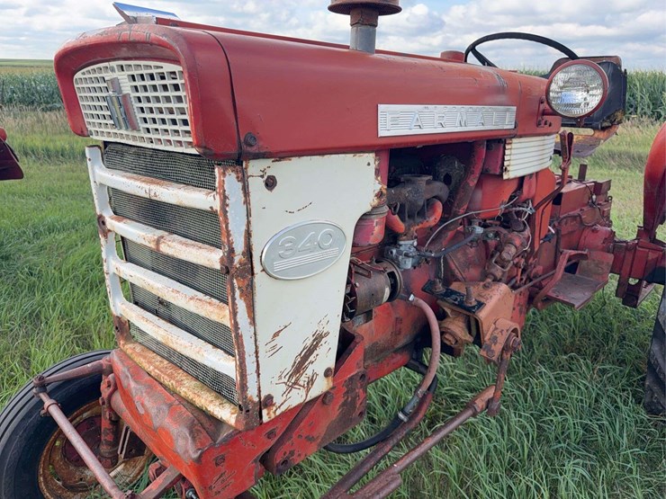 farmall-340-row-crop-image-12