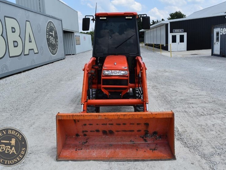 2013-kubota-b3000hsd-image-8