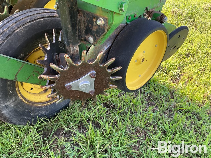 john-deere-7000-image-10