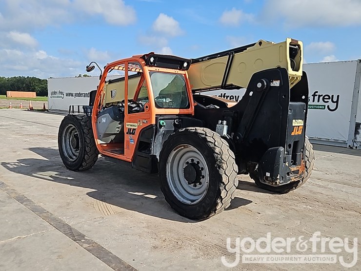 2018-jlg-742-image-4