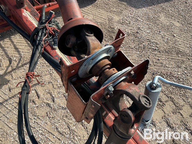 hesston-4650-image-11