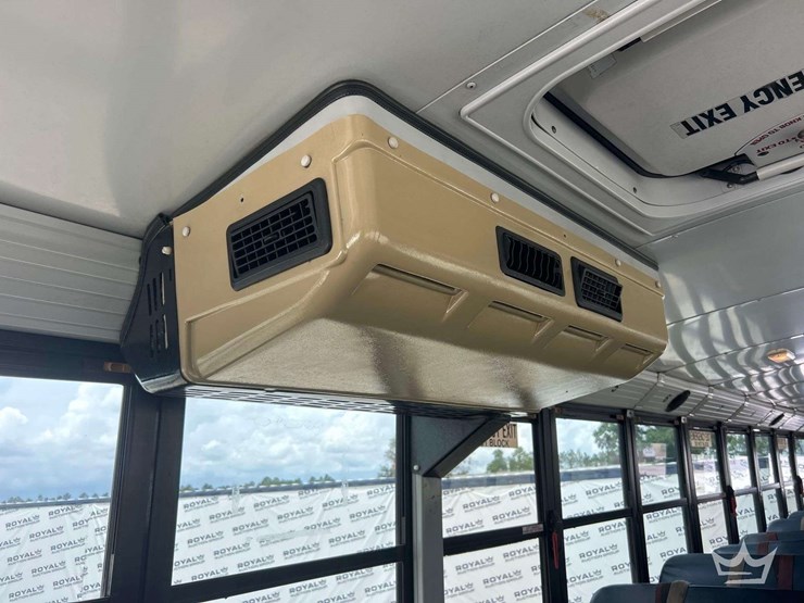2016-freightliner-b2-image-21
