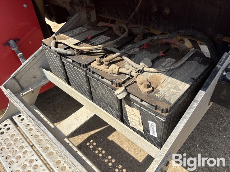 1990-freightliner-fld120-image-9