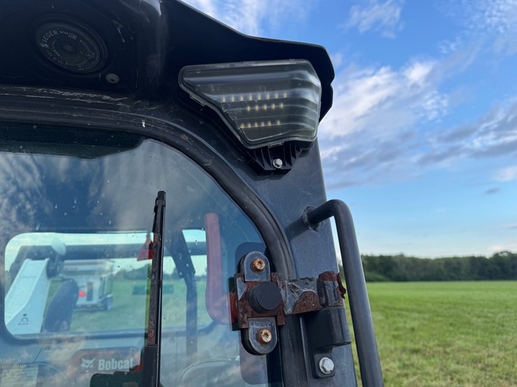 2021-bobcat-t76-image-23