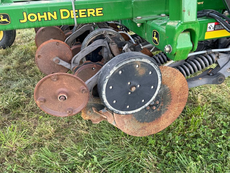 2012-john-deere-2510h-image-12