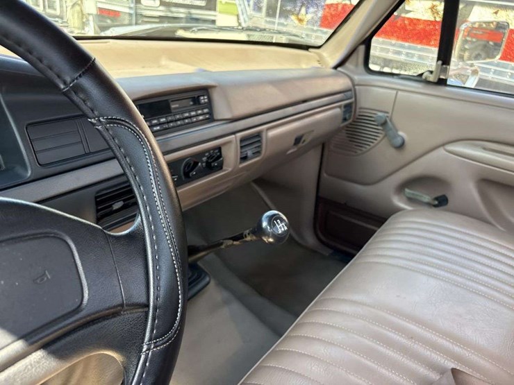 1993-ford-f150-xl-image-12