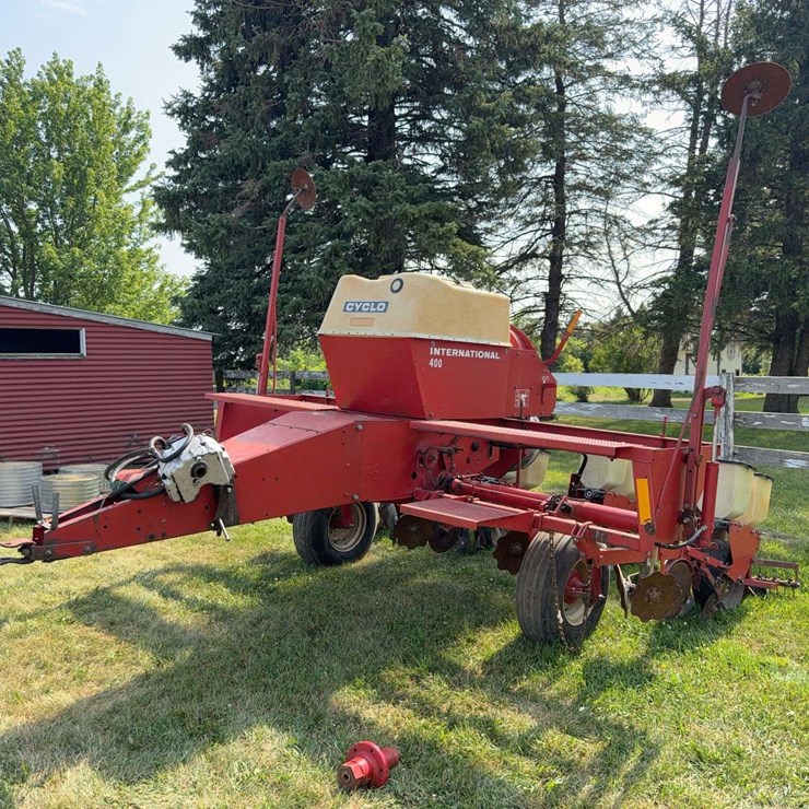 INTERNATIONAL 400