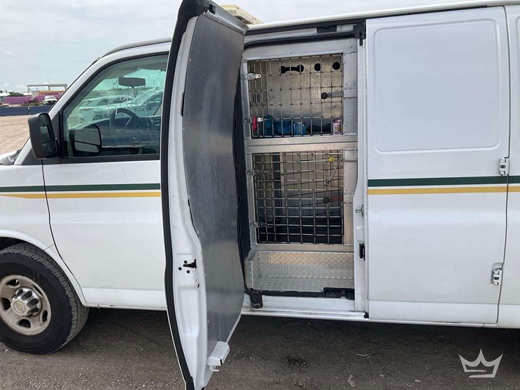 2014-chevrolet-express-2500-image-25