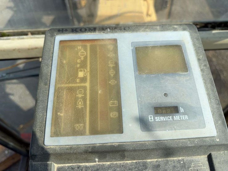 komatsu-grader-gd615a-image-23