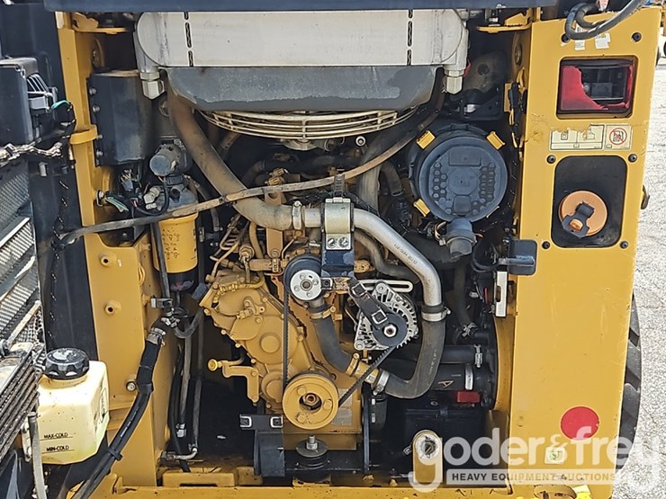2022-caterpillar-232d-image-22