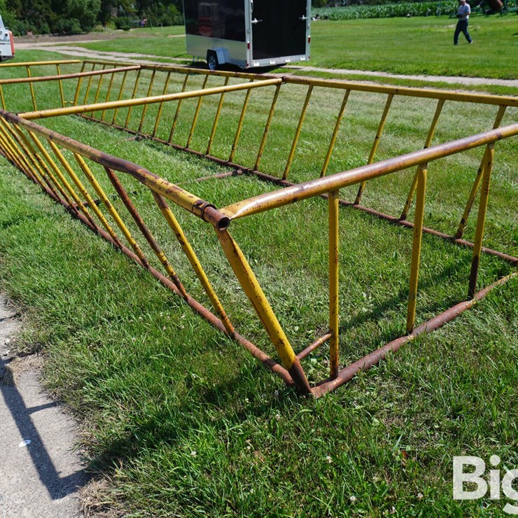 26'x7.5' Hay Feeder Wagon W/No Gear