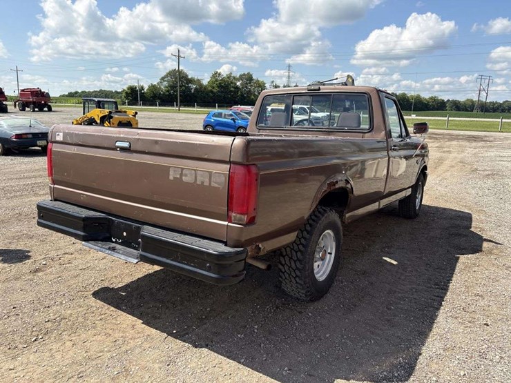1993-ford-f150-xl-image-4