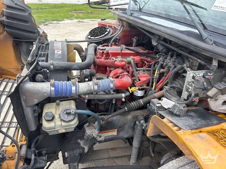 2016-freightliner-b2-image-24