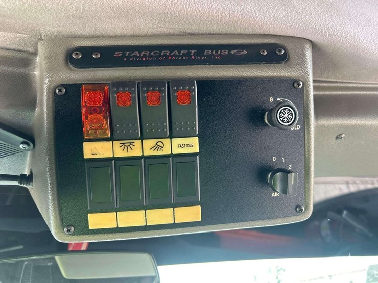 2011-ford-e450-image-25