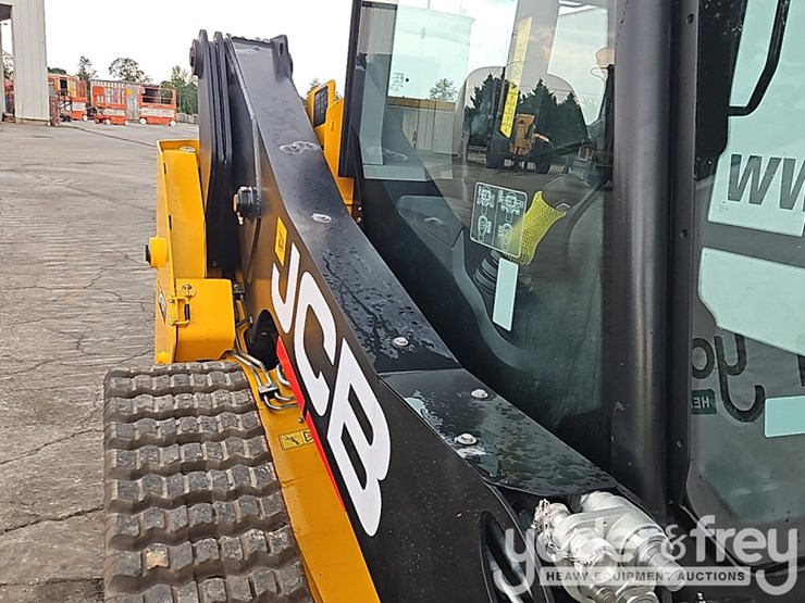 2026-jcb-215t-image-14