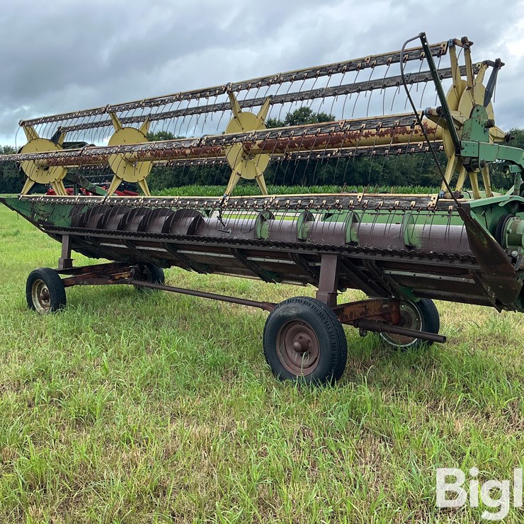 JOHN DEERE 220