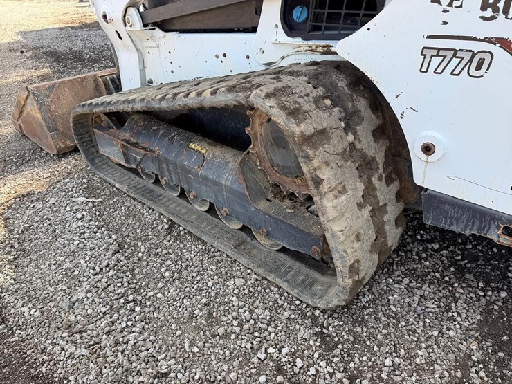 2019-bobcat-t770-image-16