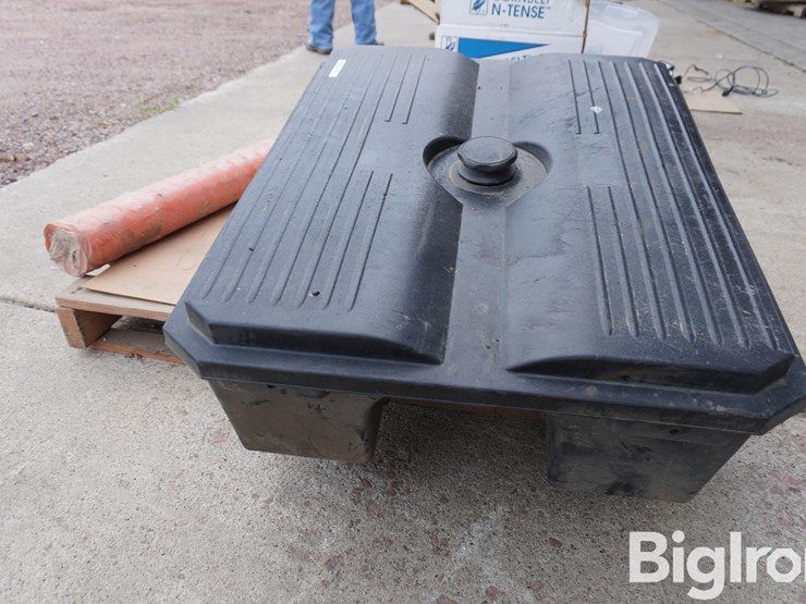 freightliner-poly-battery-box-image-8