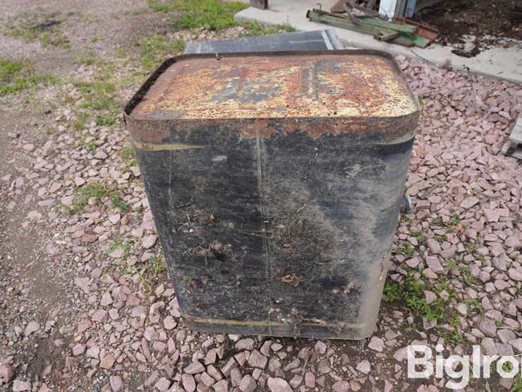 white-4-150-fuel-tanks-image-4