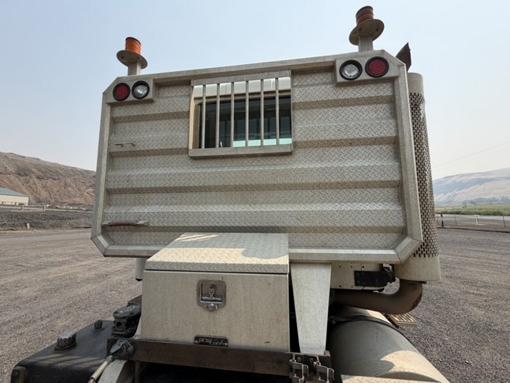 2004-international-5500i-t/a-truck-tractor-image-22