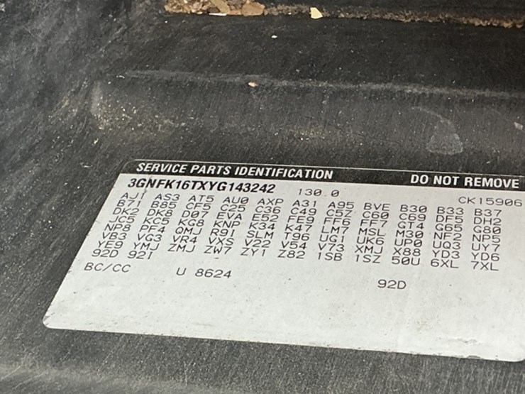 2000-chevrolet-suburban-image-12