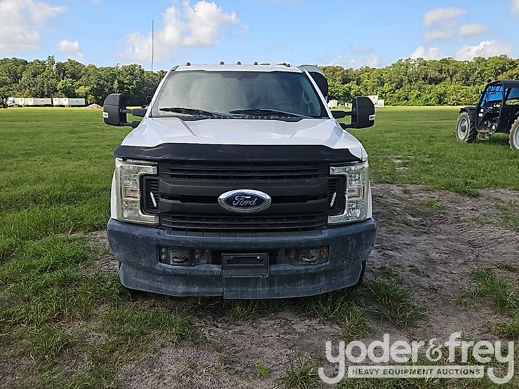 2017-ford-f350-image-10