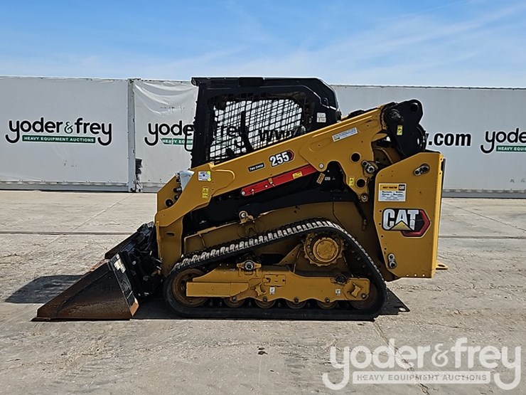 2025-caterpillar-255-image-3