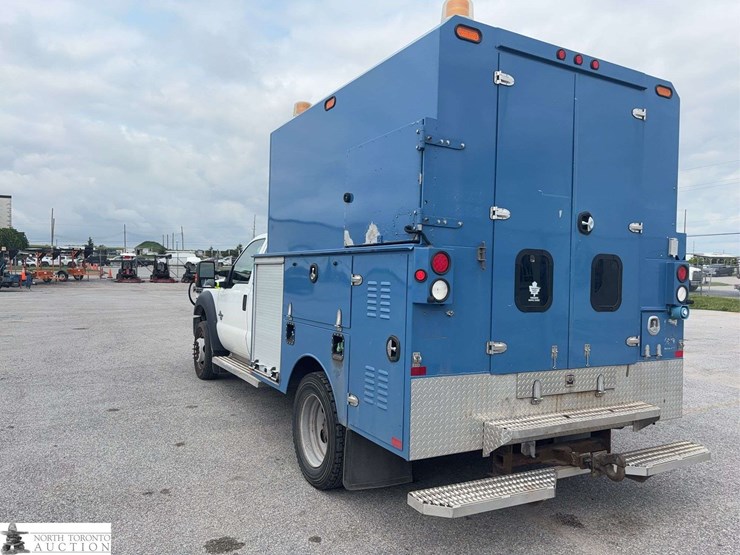 2015-ford-f550-image-7