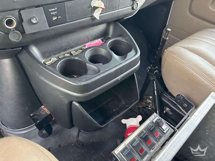 2014-chevrolet-express-2500-image-18