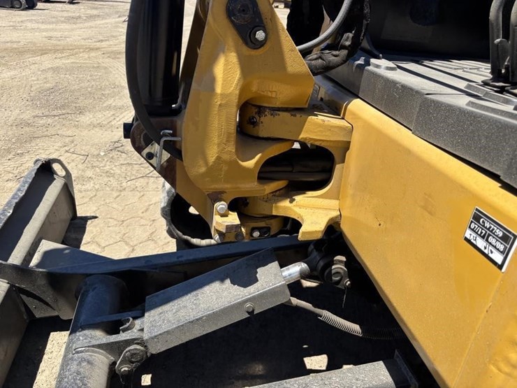 2017-caterpillar-304e2-cr-image-16