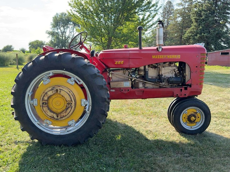 massey-ferguson-444-image-6