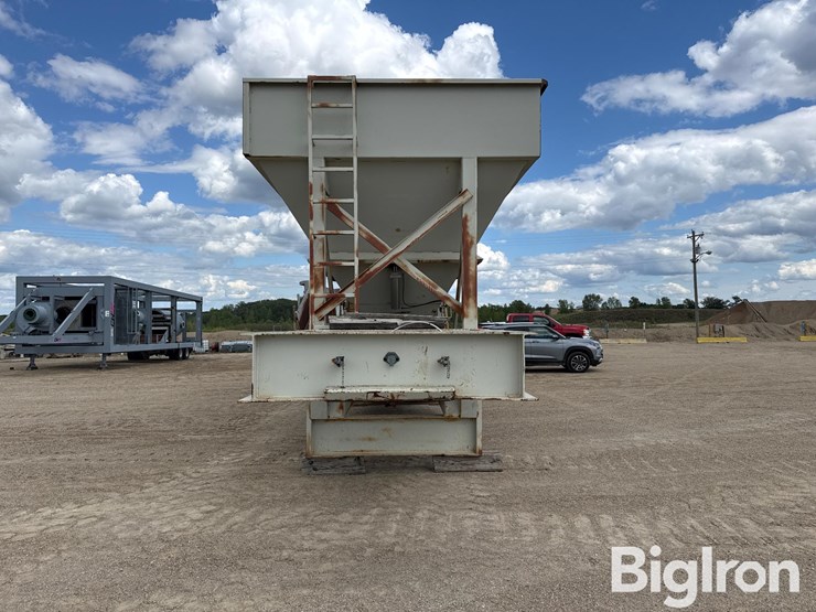 2000-homemade-3-feed-bin-on-t/a-carrier-image-2