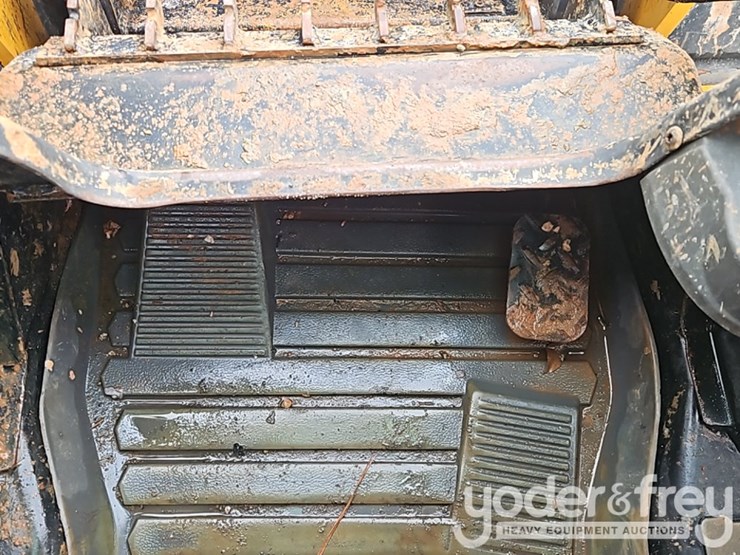 2023-caterpillar-289d3-image-24