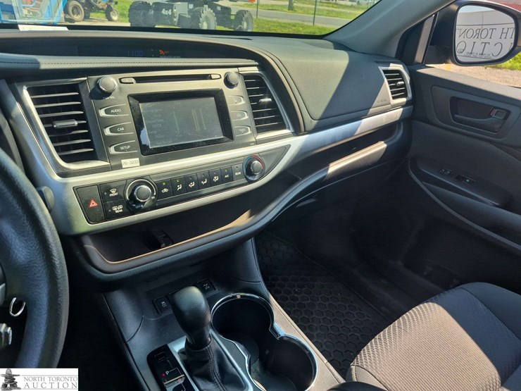 2017-toyota-highlander-image-16