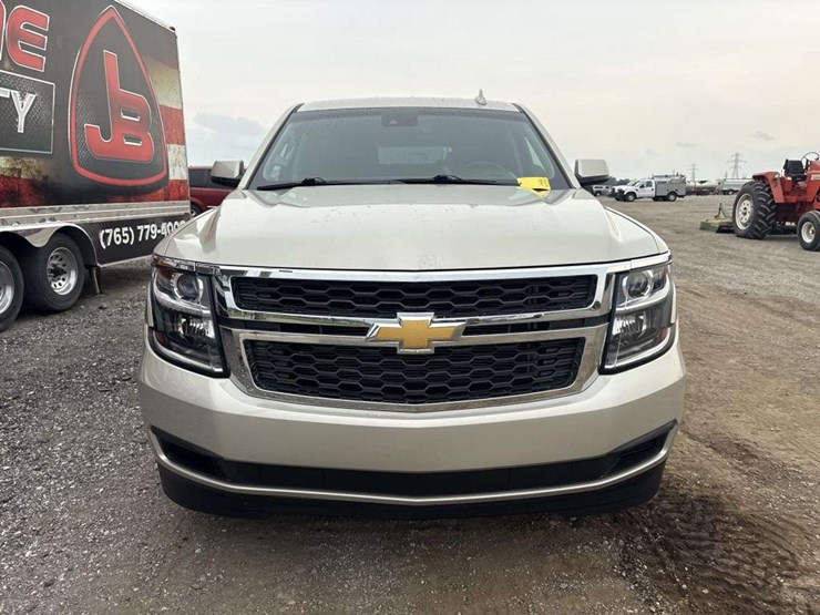 2016-chevrolet-suburban-image-7