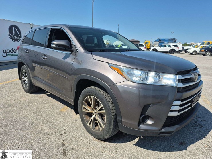 2017-toyota-highlander-image-3