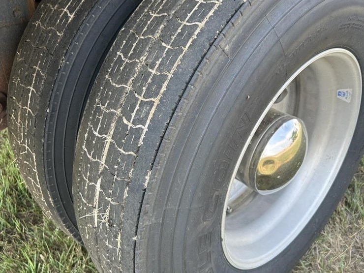 2015-timpte-grain-trailer-image-19